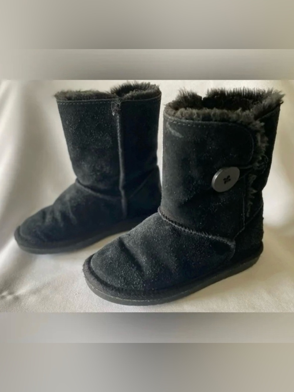 G.H. Bass & Co. Black Boots with Button Detail & Faux Fur Lining Size Girl’s 11M